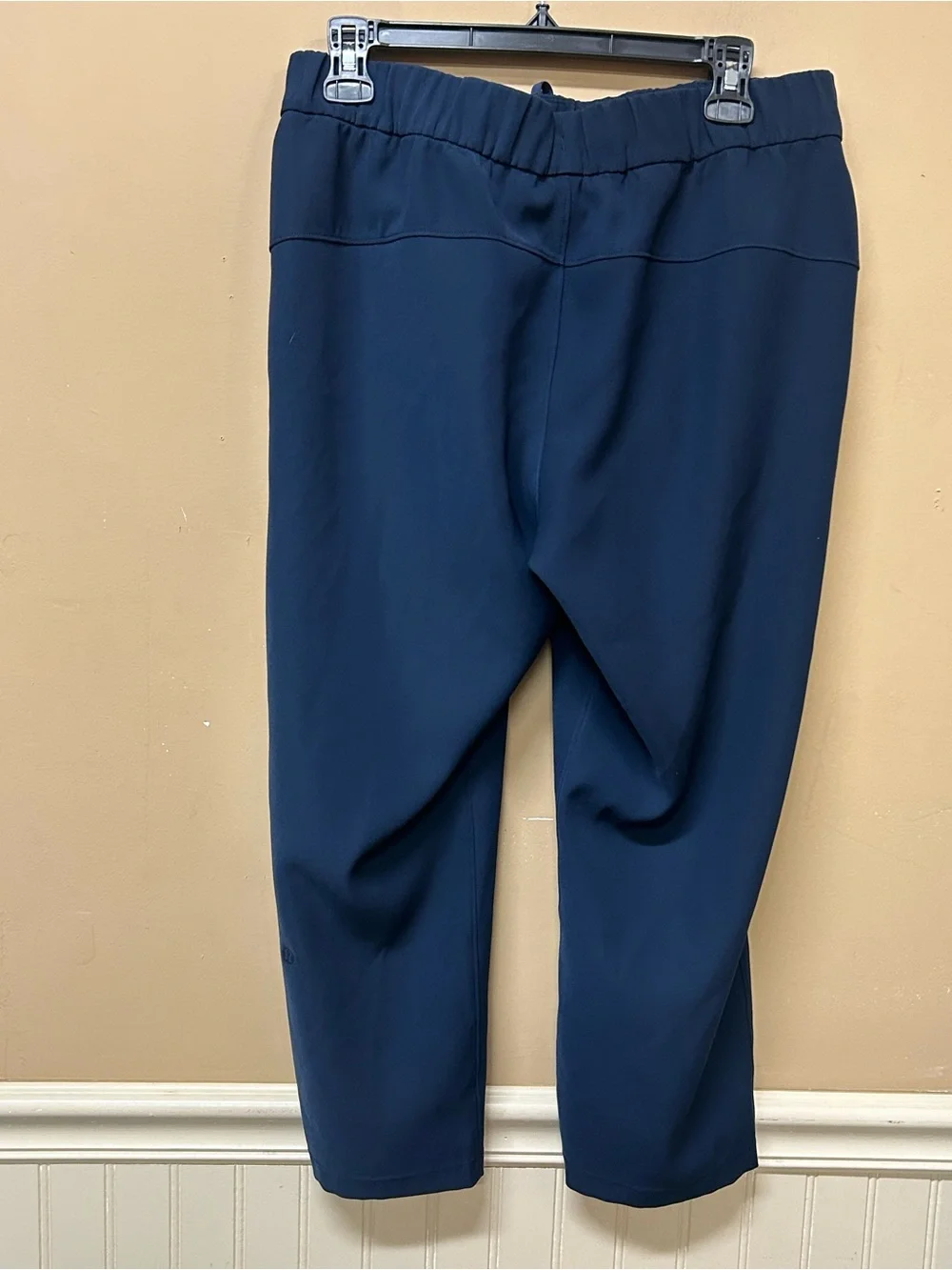 Lululemon On  The Fly Crop Pants Woven 23